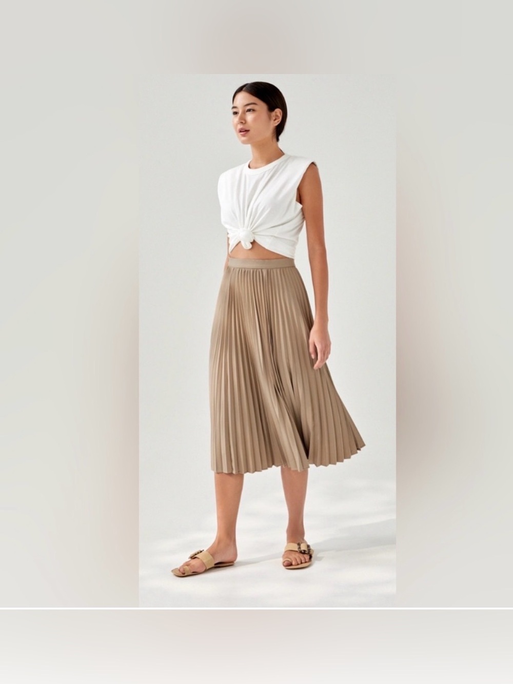 New Love,Bonito Elinie Beige Pleated Midi Skirt